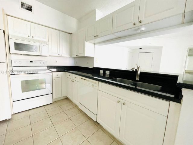 Apartment for sale  Unit #2911 - photo 7512523