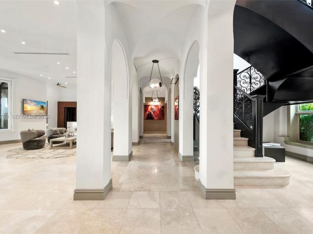 Home for rent at 432 S Hibiscus Dr - photo 7469360