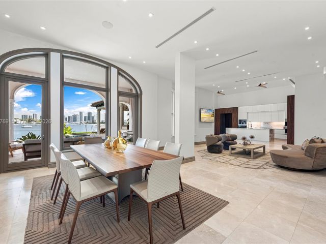 Home for rent at 432 S Hibiscus Dr - photo 7469361