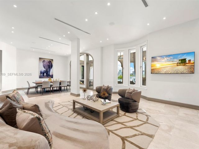 Home for rent at 432 S Hibiscus Dr - photo 7469365