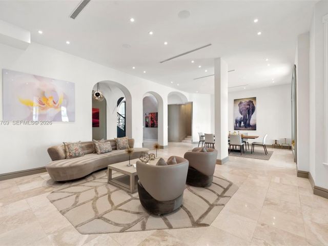 Home for rent at 432 S Hibiscus Dr - photo 7469366