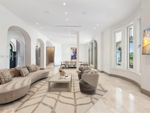 Home for rent at 432 S Hibiscus Dr - photo 7469367