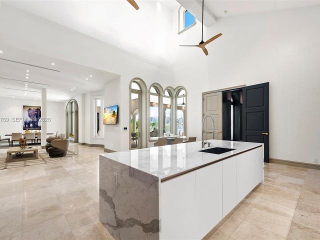 Home for rent at 432 S Hibiscus Dr - photo 7469372