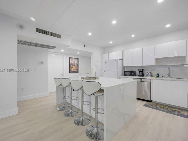 Apartment for rent  Unit #124 - photo 7492133