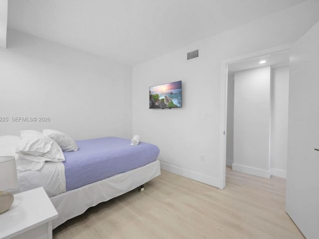 Apartment for rent  Unit #124 - photo 7492136