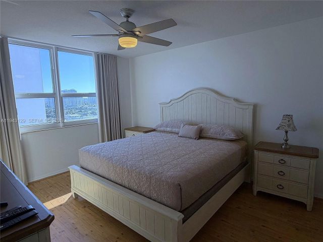 Apartment for sale  Unit #LPH05 - photo 7498357