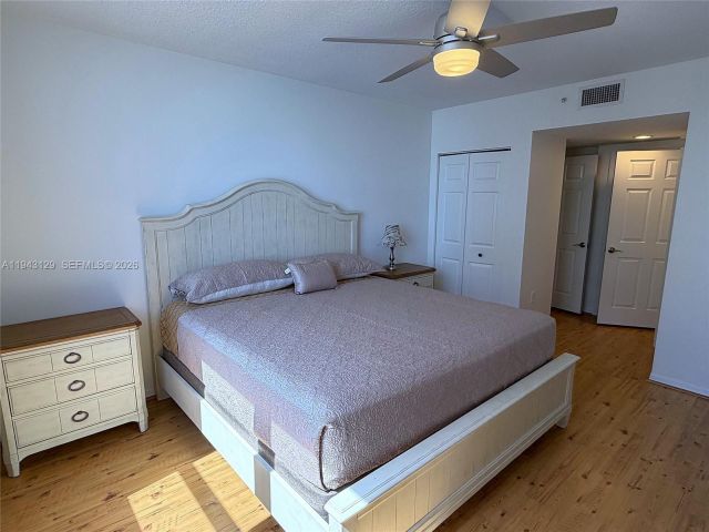 Apartment for sale  Unit #LPH05 - photo 7498358