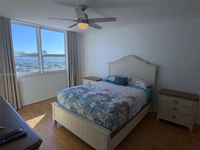 Apartment for sale  Unit #LPH05 - photo 7498361