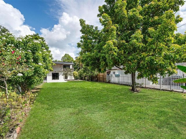 Home for sale at 1523 NW 38th St - photo 7517008