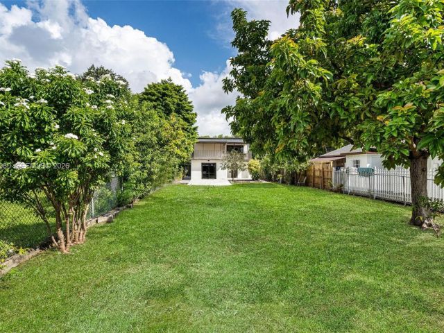 Home for sale at 1523 NW 38th St - photo 7517009