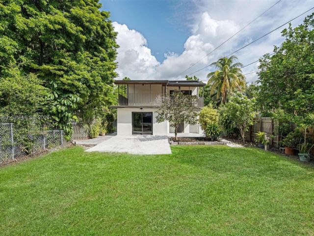 Home for sale at 1523 NW 38th St - photo 7517010