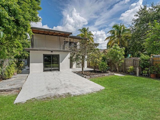 Home for sale at 1523 NW 38th St - photo 7517011