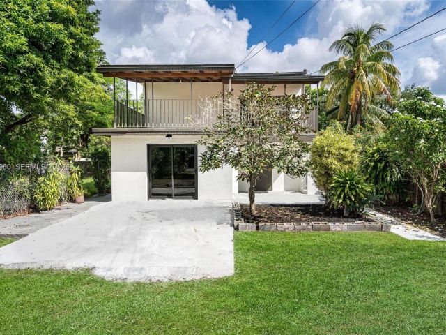 Home for sale at 1523 NW 38th St - photo 7517012