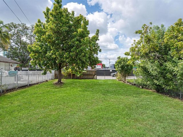 Home for sale at 1523 NW 38th St - photo 7517013