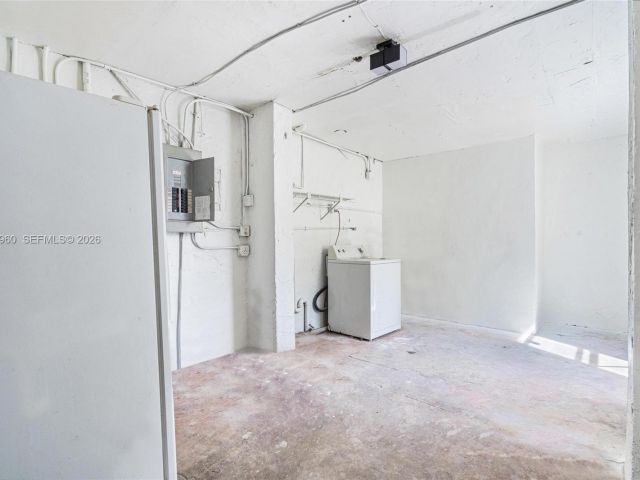 Home for sale at 1523 NW 38th St - photo 7517018