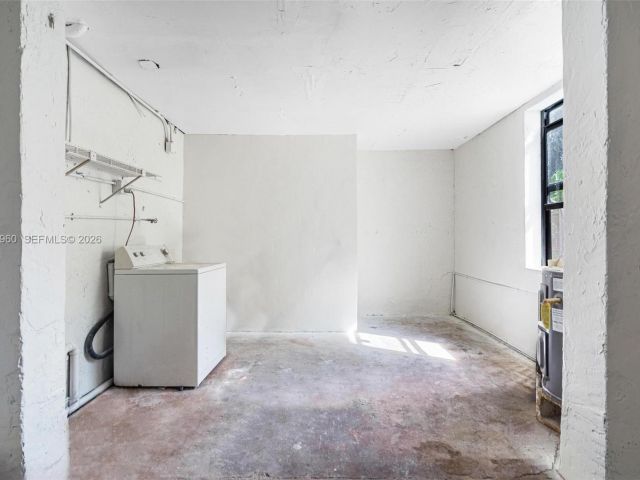 Home for sale at 1523 NW 38th St - photo 7517019