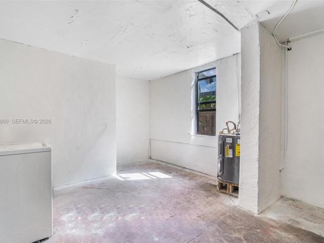 Home for sale at 1523 NW 38th St - photo 7517020