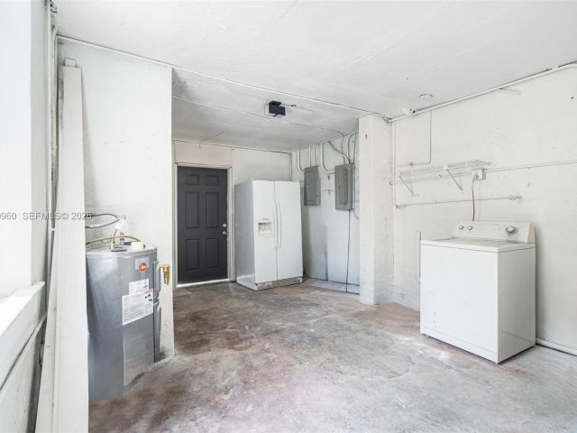 Home for sale at 1523 NW 38th St - photo 7517021