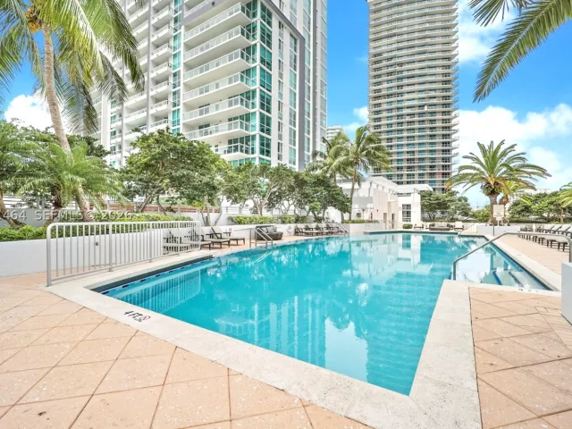 2-bedroom condo for sale in Miami - 1060 Brickell Ave 1003 - MondialRealty