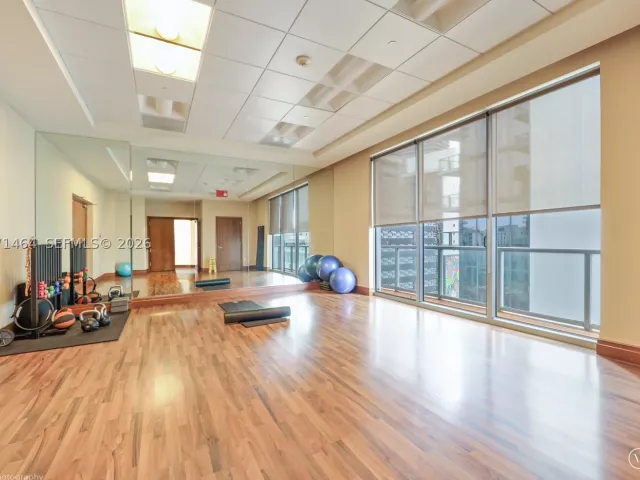 2-bedroom condo for sale in Miami - 1060 Brickell Ave 1003 - MondialRealty