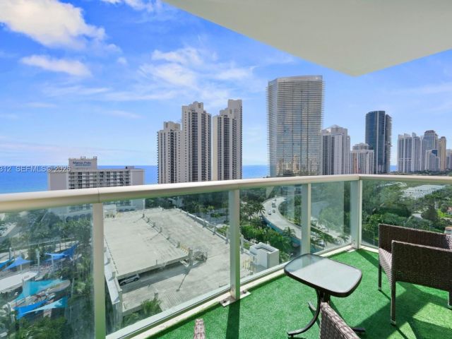 Apartment for rent  Unit #1601 - photo 7492141