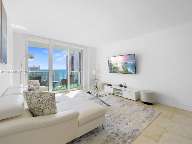 Apartment for rent  Unit #1601 - photo 7492142