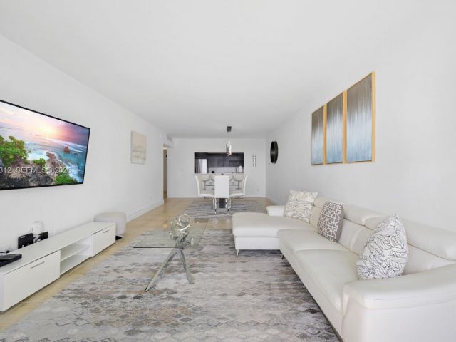 Apartment for rent  Unit #1601 - photo 7492145