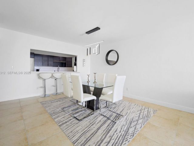 Apartment for rent  Unit #1601 - photo 7492146