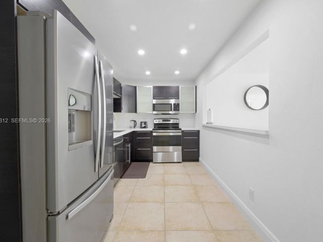 Apartment for rent  Unit #1601 - photo 7492147