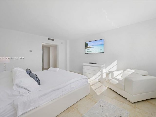 Apartment for rent  Unit #1601 - photo 7492150