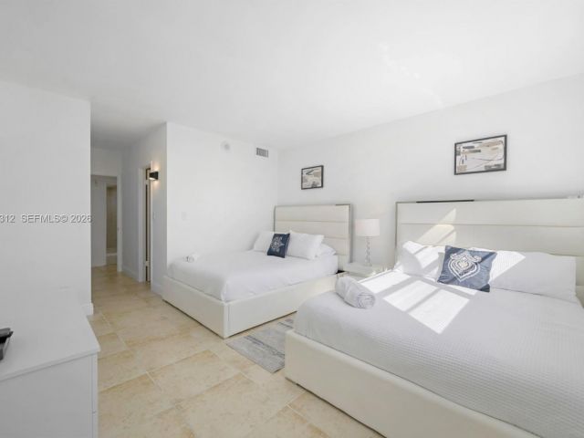 Apartment for rent  Unit #1601 - photo 7492151