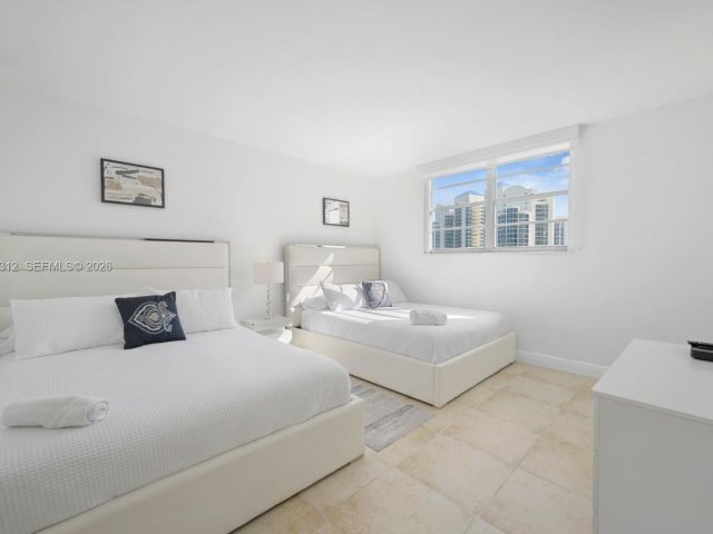 Apartment for rent  Unit #1601 - photo 7492152