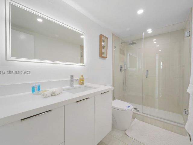 Apartment for rent  Unit #1601 - photo 7492154