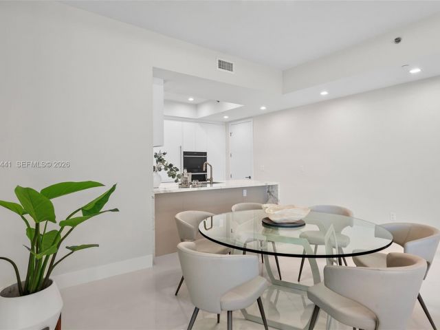 Apartment for rent  Unit #803 - photo 7519231