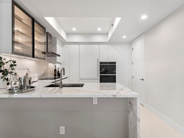 Apartment for rent  Unit #803 - photo 7519233