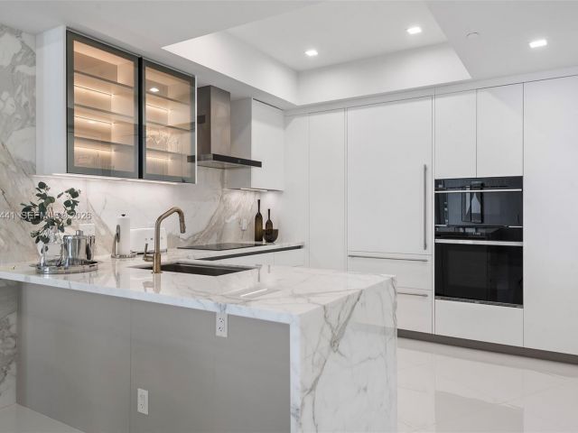 Apartment for rent  Unit #803 - photo 7519235