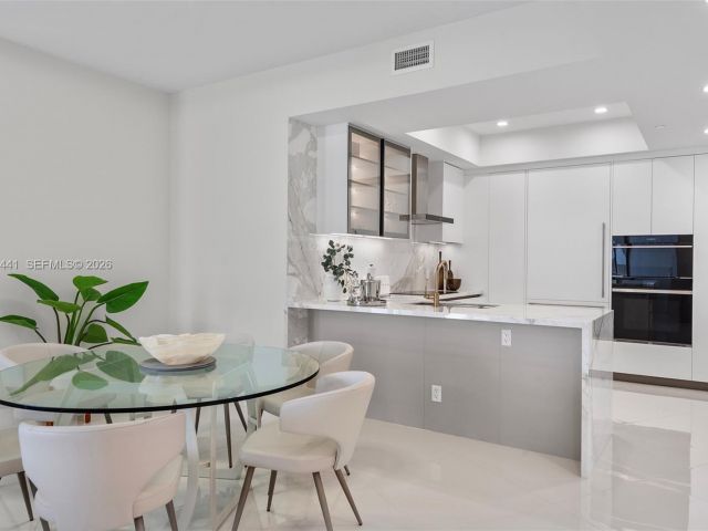 Apartment for rent  Unit #803 - photo 7519237