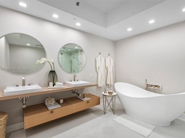 Apartment for rent  Unit #803 - photo 7519240