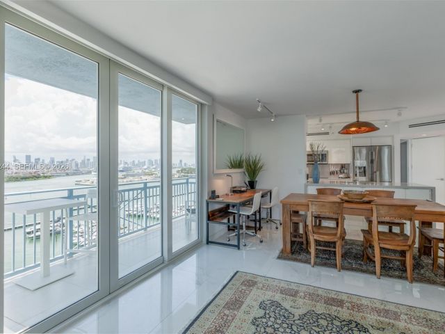 Apartment for rent  Unit #1702 - photo 7511519