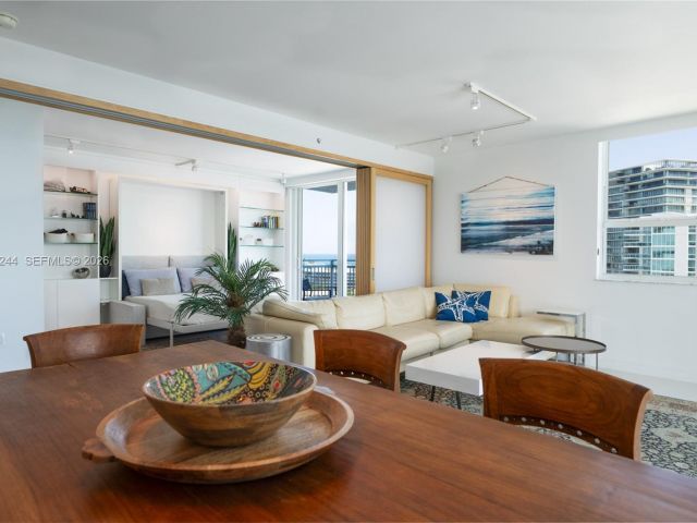 Apartment for rent  Unit #1702 - photo 7511521