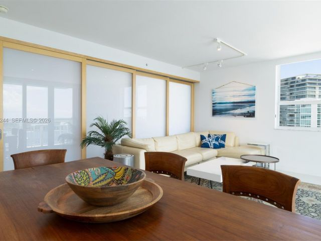 Apartment for rent  Unit #1702 - photo 7511522