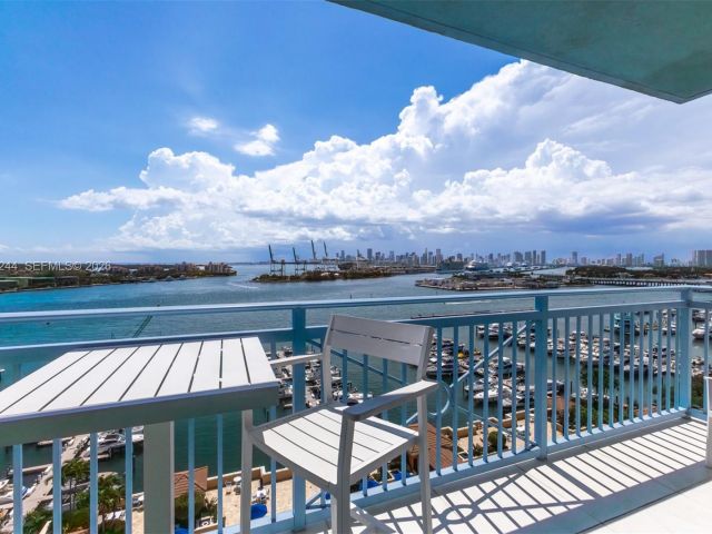 Apartment for rent  Unit #1702 - photo 7511535