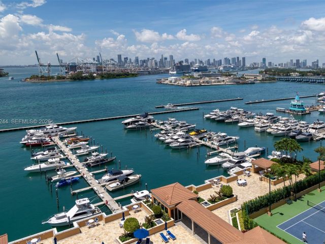 Apartment for rent  Unit #1702 - photo 7511536