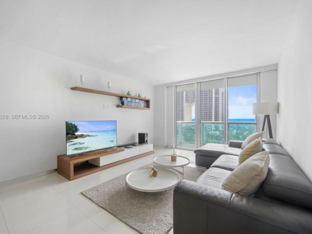 Apartment for rent  Unit #903 - photo 7492077