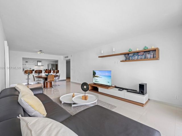 Apartment for rent  Unit #903 - photo 7492079