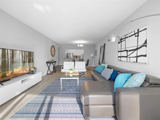 Apartment for rent  Unit #321 - photo 7492061