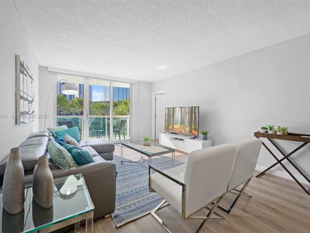 Apartment for rent  Unit #321 - photo 7492062