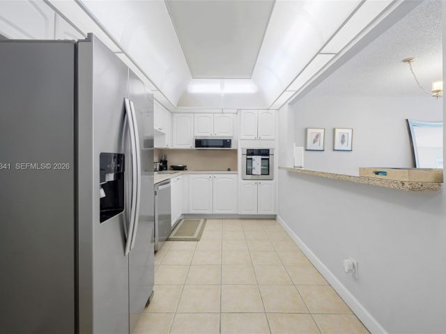 Apartment for rent  Unit #321 - photo 7492067