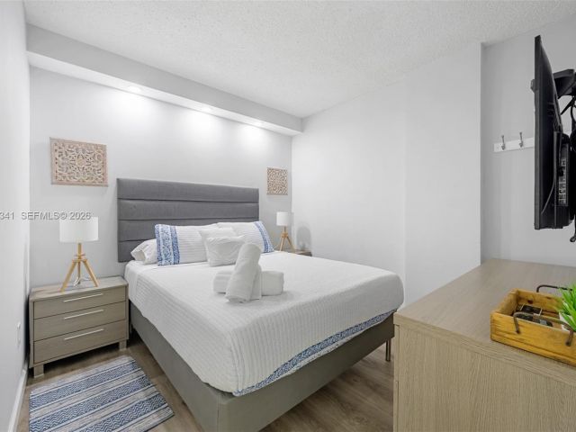 Apartment for rent  Unit #321 - photo 7492068