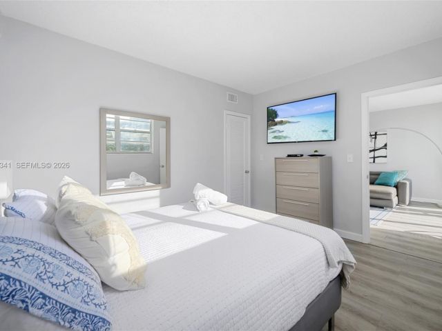 Apartment for rent  Unit #321 - photo 7492069